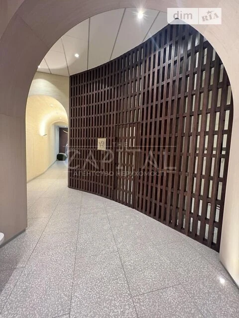 Продаж 2к квартири 96 кв. м на вул. пр-т Берестейський 42 •