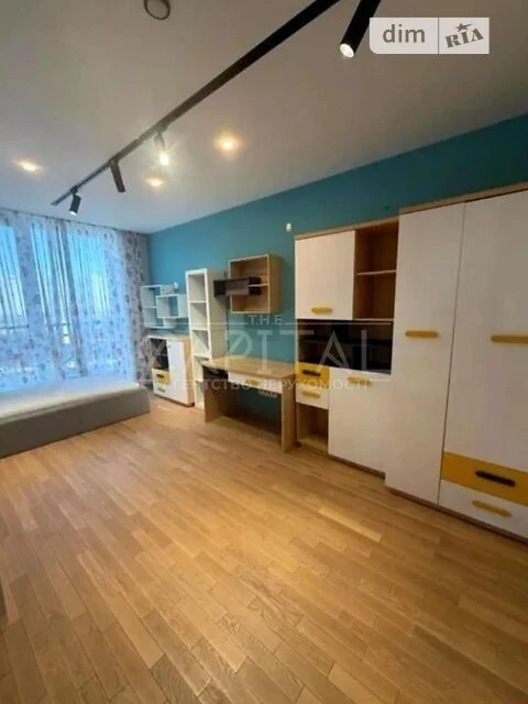 Продаж 2к квартири 62 кв. м на вул. Дніпровська наб. 16Д • I