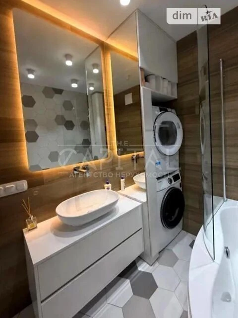 Продаж 2к квартири 62 кв. м на вул. Дніпровська наб. 16Д • I