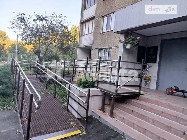 Продаж 4к квартири 85 кв. м на вул. Академіка Заболотного •