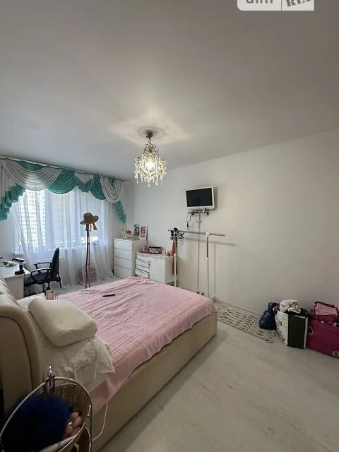 Продаж 3к квартири 82 кв. м на вул. Лісківська 18 • ID 34821