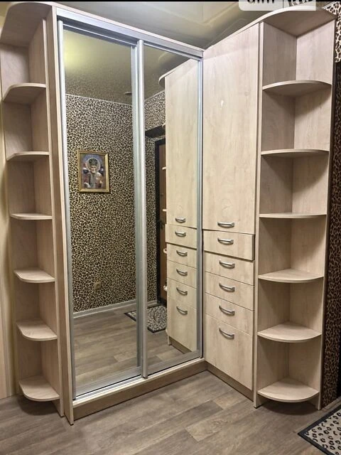 Продаж 2к квартири 57 кв. м на вул. Соломії Крушельницької 1