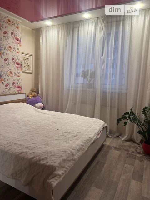 Продаж 2к квартири 57 кв. м на вул. Соломії Крушельницької 1