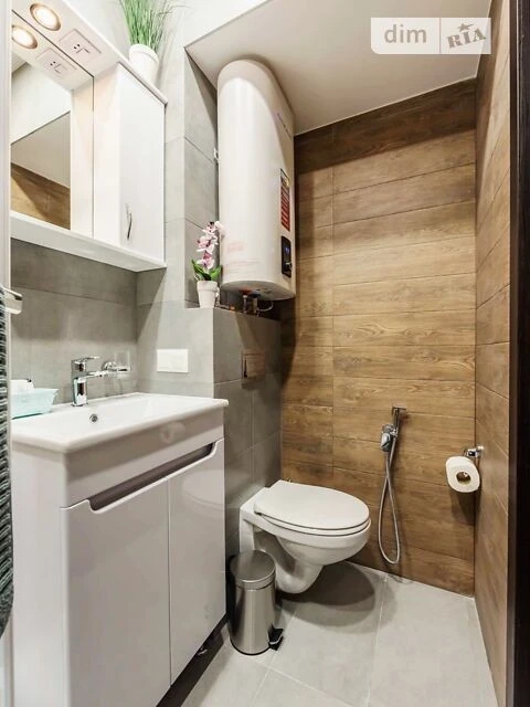 Продаж 4к квартири 125 кв. м на вул. Велика Васильківська 28
