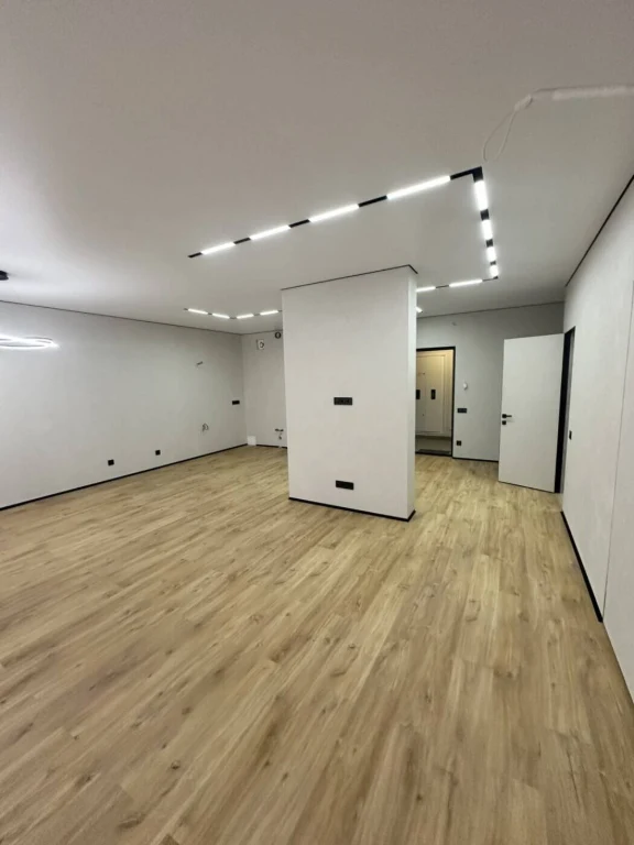 Продам 2-кімнатну квартиру, вулиця Дніпровська Набережна, д.