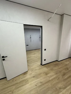 Продам 2-кімнатну квартиру, вулиця Дніпровська Набережна, д.