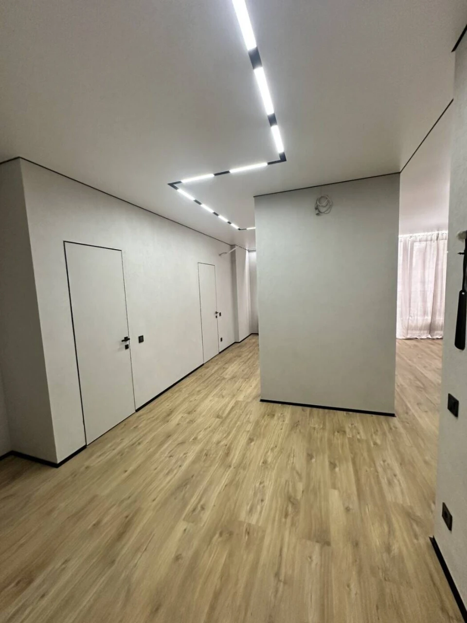 Продам 2-кімнатну квартиру, вулиця Дніпровська Набережна, д.