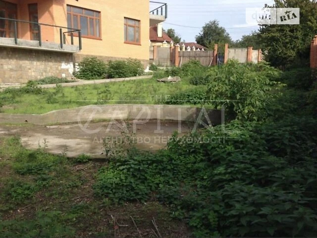 Продаж 4 поверхового будинку з ділянкою на 19 соток, 663 кв.