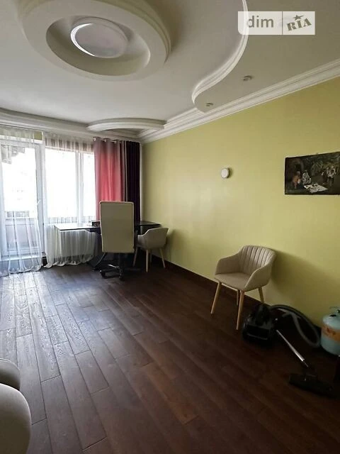 Довготривала оренда 4к квартири на вул. Академіка Єфремова 8