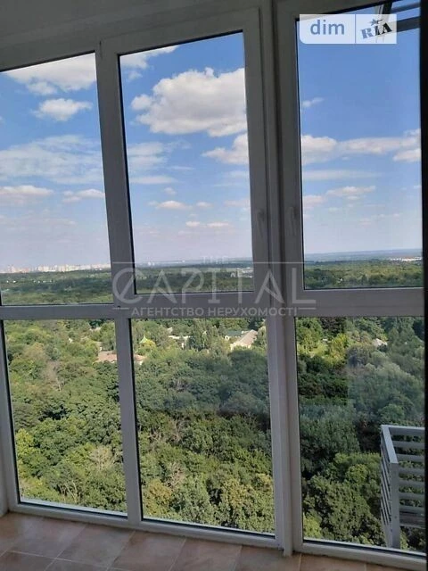 Продаж 1к квартири 50 кв. м на вул. Академіка Заболотного 15