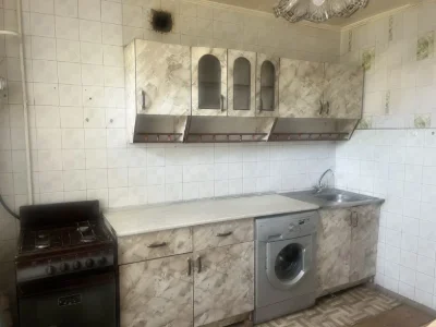 Термінова продаж 3 ки неподалік від пл700- річчя