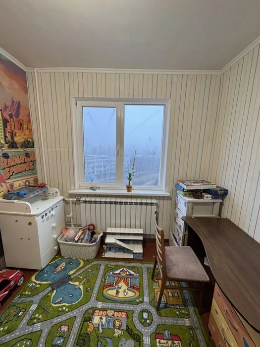 Продам 4 комнатну квартиру пр- Перемоги 48А, Є відновлення,Г