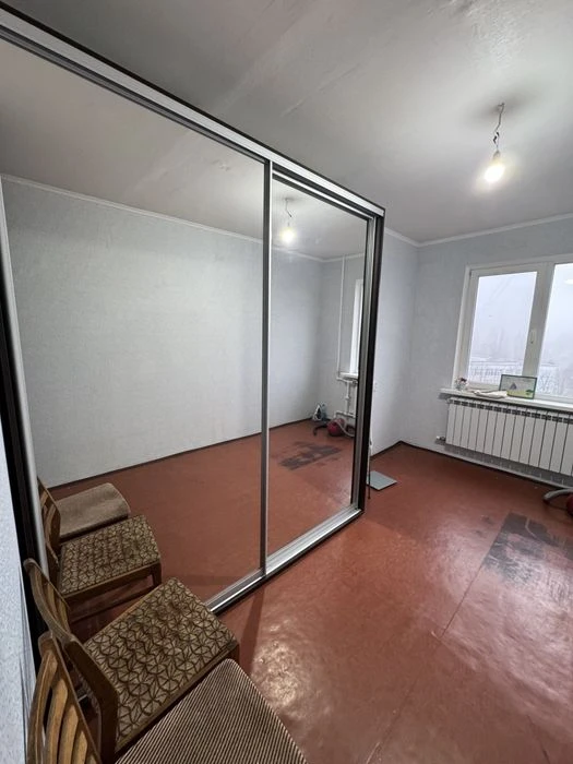 Продам 4 комнатну квартиру пр- Перемоги 48А, Є відновлення,Г