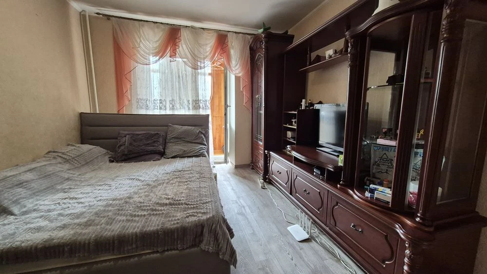Продам 2 кім, Центр, 3й поверх, Меблі та Техніка