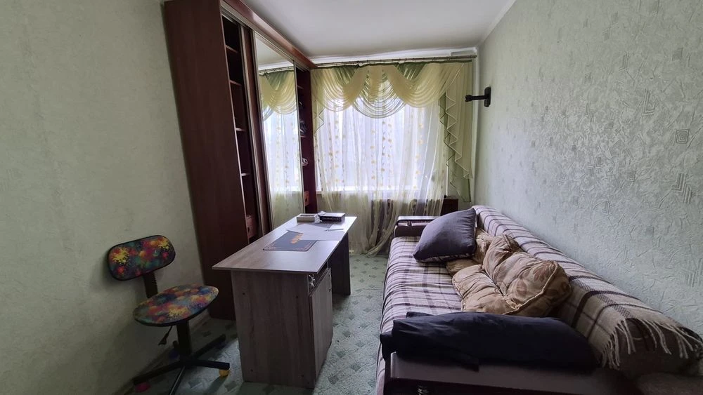 Продам 2 кім, Центр, 3й поверх, Меблі та Техніка