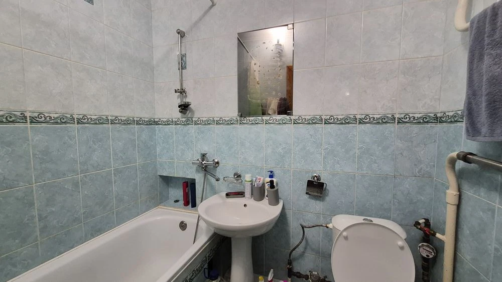 Продам 2 кім, Центр, 3й поверх, Меблі та Техніка