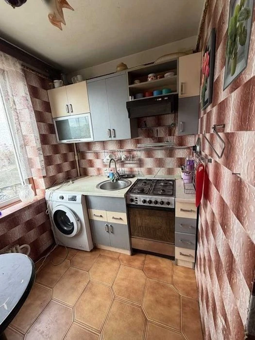 D1F 3-room apartment, Saltivka, 522 m2, near the metro and bus station