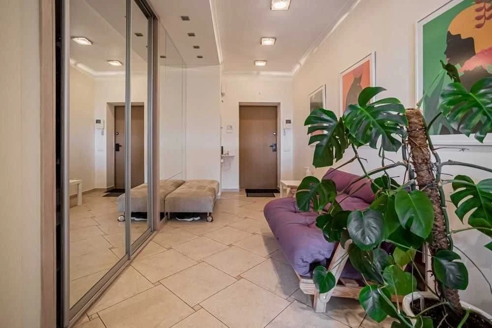 Apartment for sale on T. Shevchenko Boulevard 11