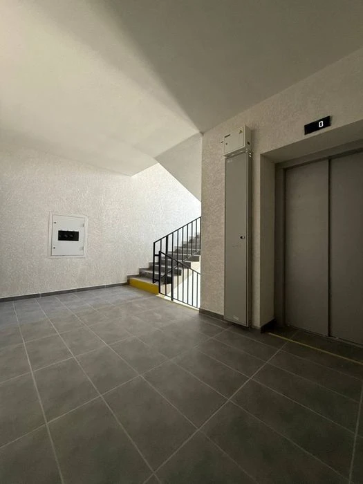 Продаж 2-кім квартири в зданій новобудові Надійна