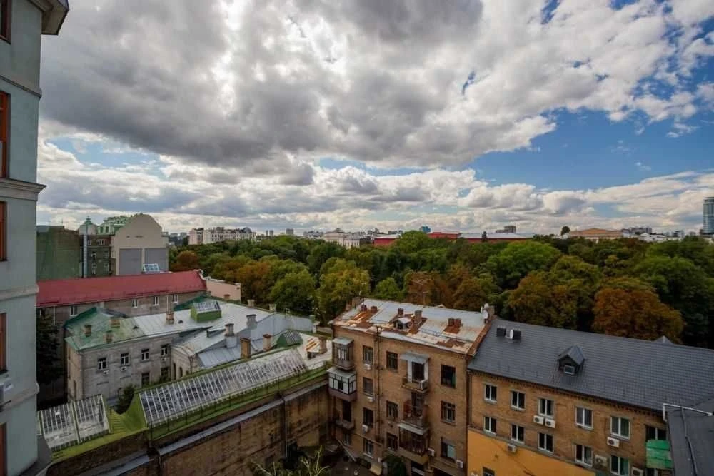 Apartment for sale on T. Shevchenko Boulevard 11