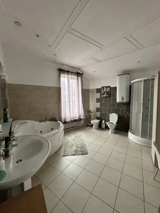 Оренда котеджу 355 м², Науки просп.