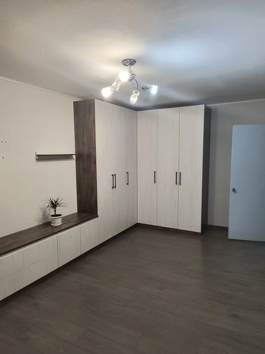 Продам 3- кімнатну квартиру Козацька (АТБ)