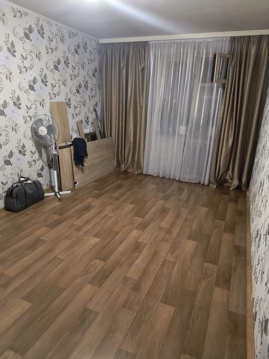 Продам 3- кімнатну квартиру Козацька (АТБ)