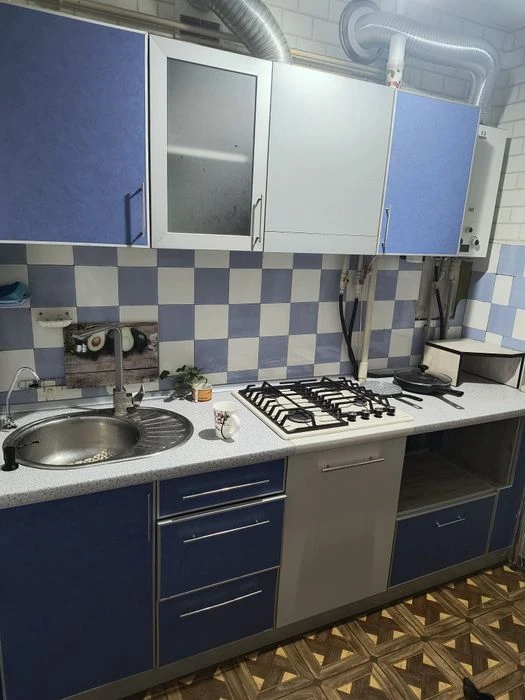 Продам 3- кімнатну квартиру Козацька (АТБ)