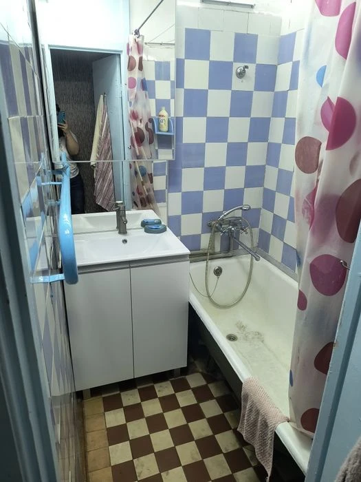 Продам 3- кімнатну квартиру Козацька (АТБ)