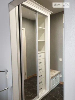 Довготривала оренда 1к квартири на вул. Петропавлівська 40 •