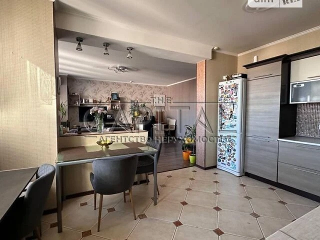 Продаж 3к квартири 114 кв. м на вул. Срібнокільська 1 • ID 3