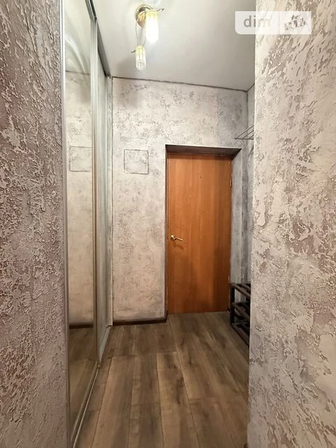 Продаж 1к квартири 34 кв. м на вул. Ярослава Івашкевича 8 •