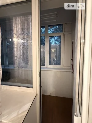 Продаж 1к квартири 34 кв. м на вул. Ярослава Івашкевича 8 •