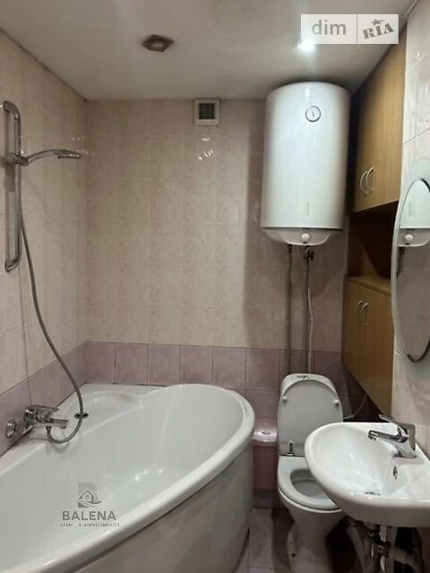 Продаж 2к квартири 46 кв. м на просп. Берестейський 70 • ID