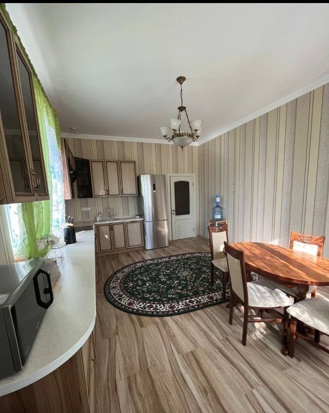 Оренда будинку 296 м², Заплавна вул.