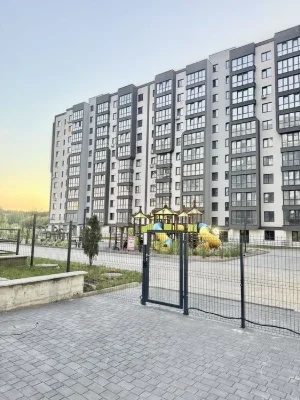 One-room apartment for sale + storage room, in a new building on the street