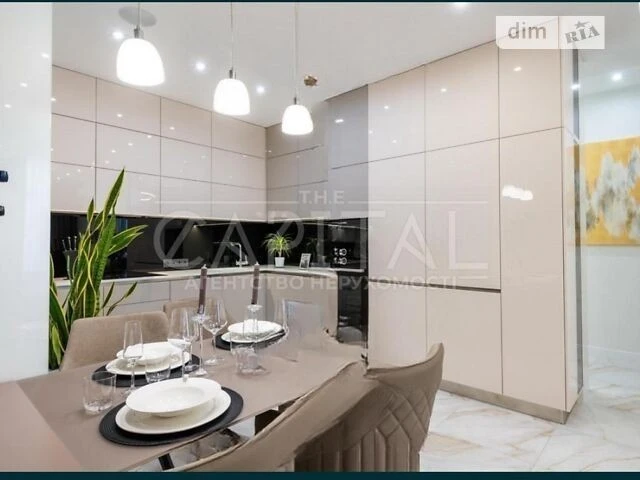 Продаж 2к квартири 85 кв. м на вул. Андрія Верхогляда 15 • I