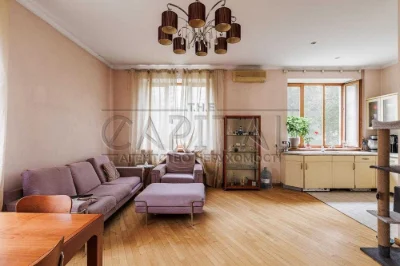 Продаж квартири, вул. Трьохсвятительська, Центр