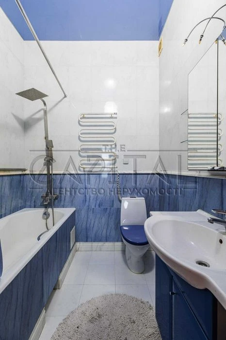 Продаж квартири, вул. Трьохсвятительська, Центр