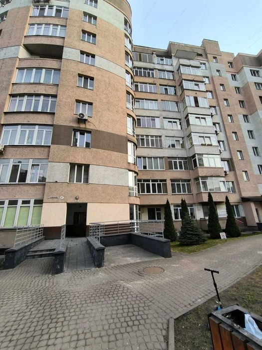 Продаж 3 кім квартири в новобудові на Чорновола