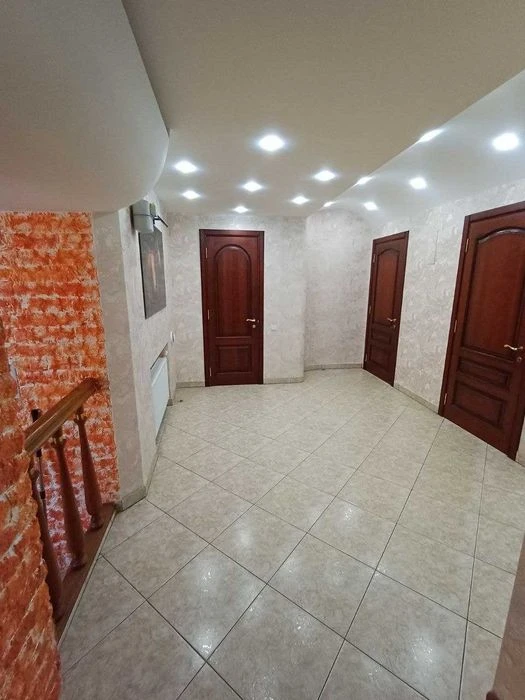 Квартира для великої родини — 195 м + дворик