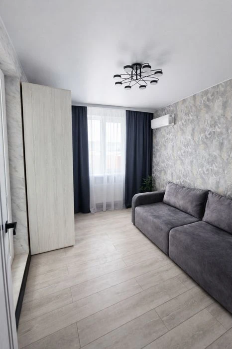 Large three-room apartment near Kyiv metro station - 2 bedrooms + kitchen