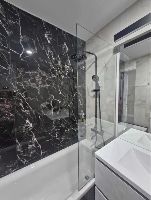 Large three-room apartment near Kyiv metro station - 2 bedrooms + kitchen