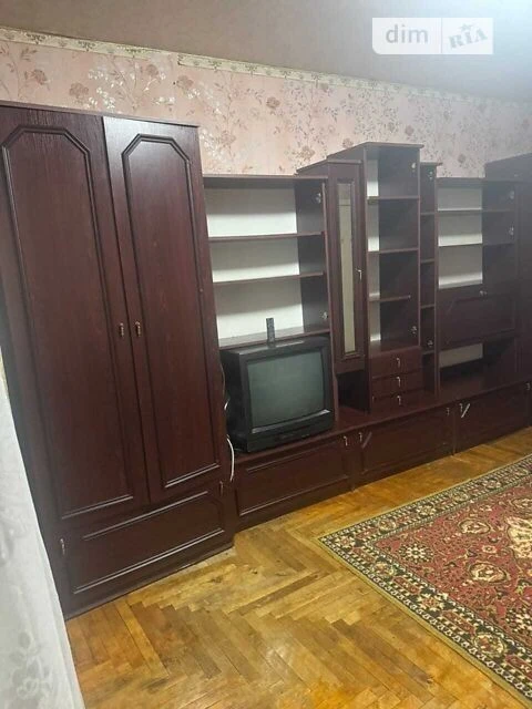 Продаж кімнати 27.35 кв. м на вул. Світлицького 24А • ID 346