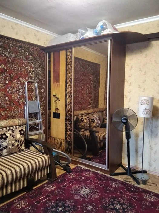 Продам уютную 2 к.квартиру в кирпичном доме,Сталина на Хтз,п