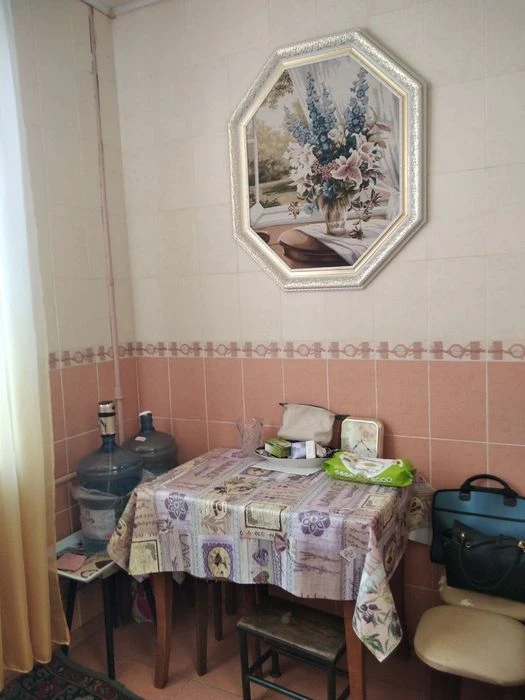 Продам уютную 2 к.квартиру в кирпичном доме,Сталина на Хтз,п