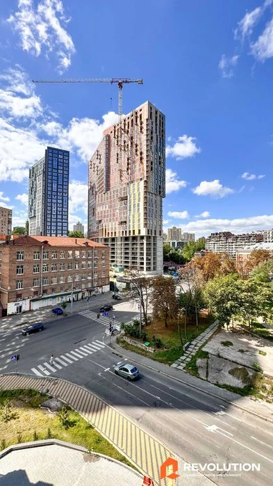 Без комісії. Продаж 3к квартири 74.9м2, вул. Глибочицька 25/