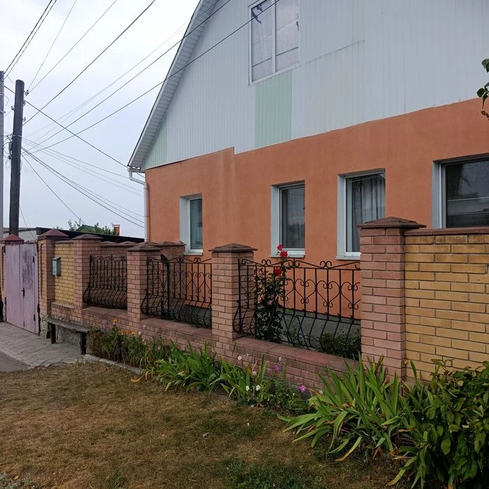 Продаж будинку. Р-н 8 березня.