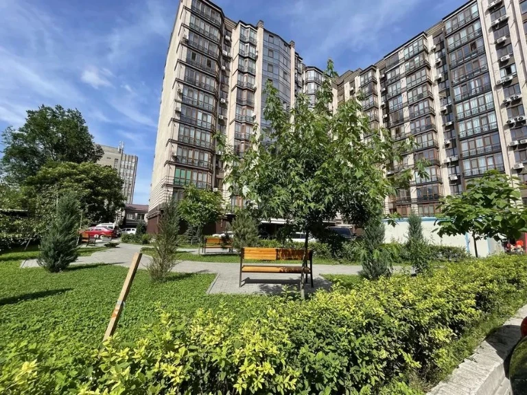 Apartment for sale in a new building of the Atlant residential complex, 78 meters, center, steam