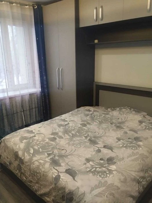 Sale of a modern 2-room apartment (living room type) with euro-floor